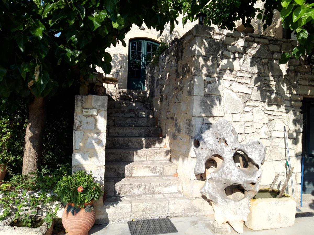 Aloni Holiday home
